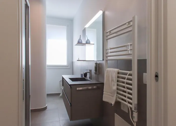 Casa Ardo Wifi & Free Parking In Center * Лекко